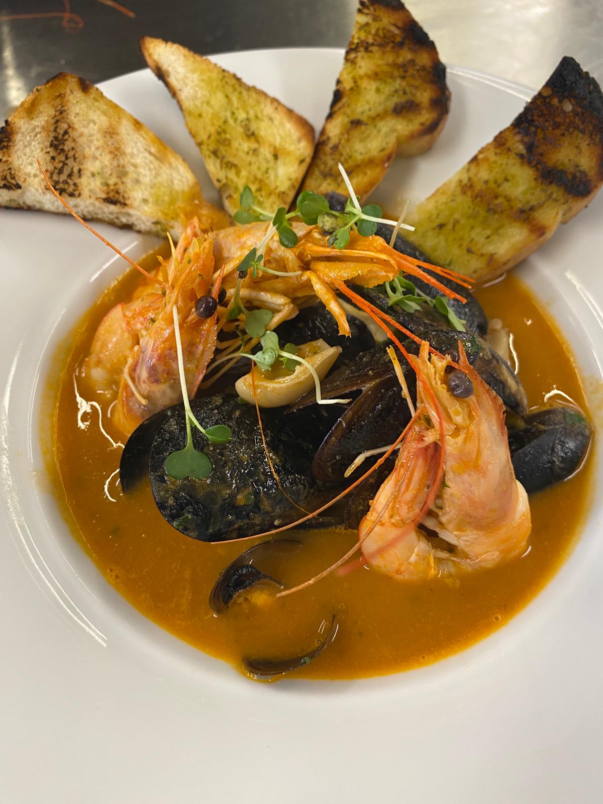 Supă mediteraneană de fructe de mare